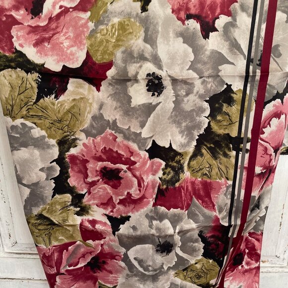 Women's 34" Square Floral Design Polyester Scarf Made In Italy - Picture 11 of 13